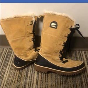 Gently Used women’s Sorel Winter/Hiking Boots.